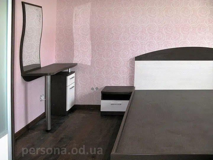 Bedroom with rounded elements
