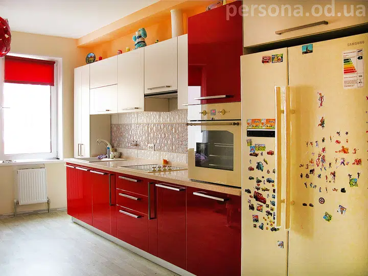 White-and-red kitchen