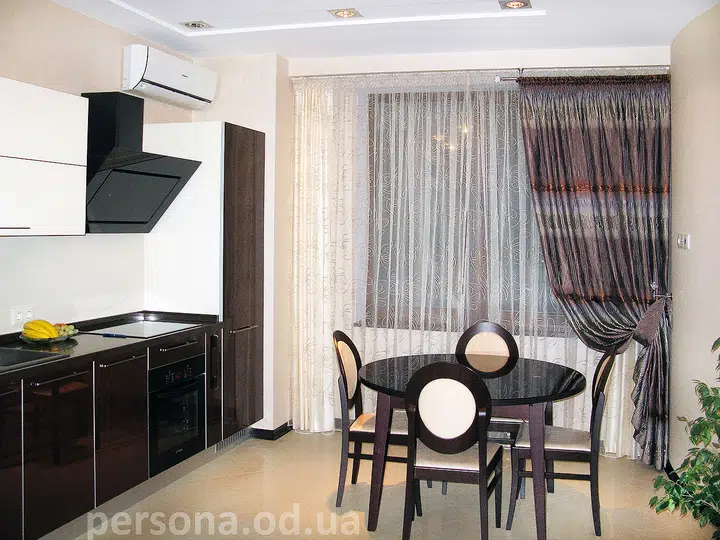 Kitchen in chocolate tones