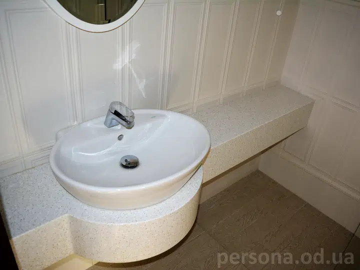 Worktop in composite stone