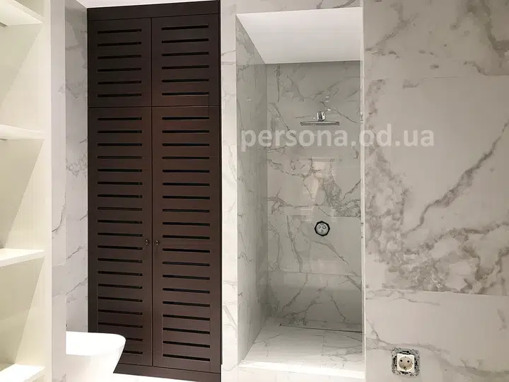 Utility storage cabinet