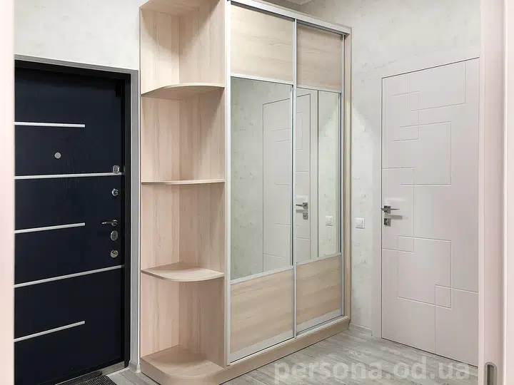 Hallway wardrobe with mirrors