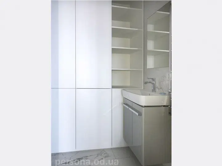 Built-in bathroom furniture