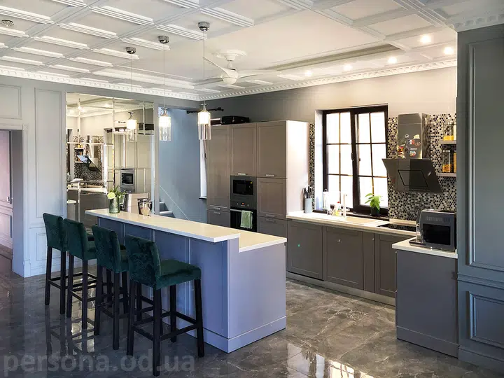 Spacious kitchen with an island