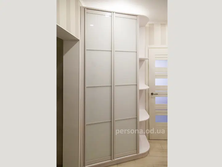 Corner wardrobe with hinged doors