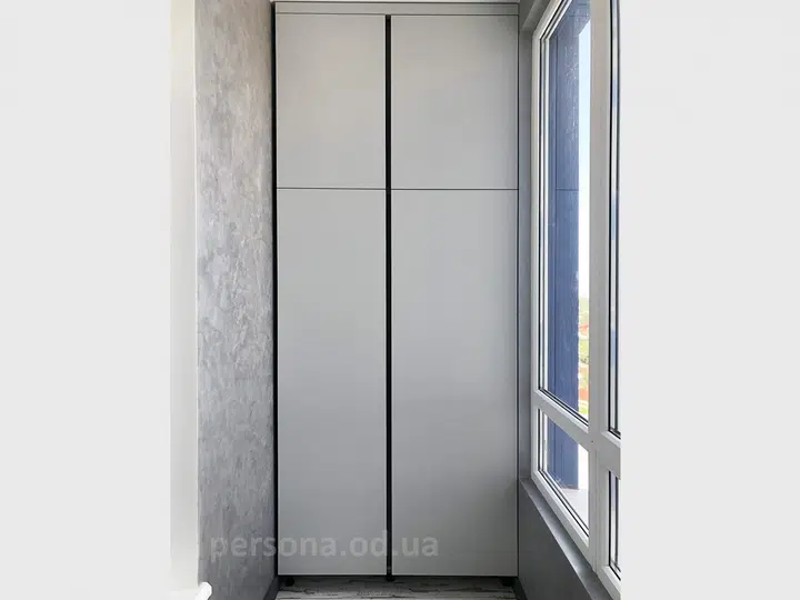 Handleless built-in balcony cabinet