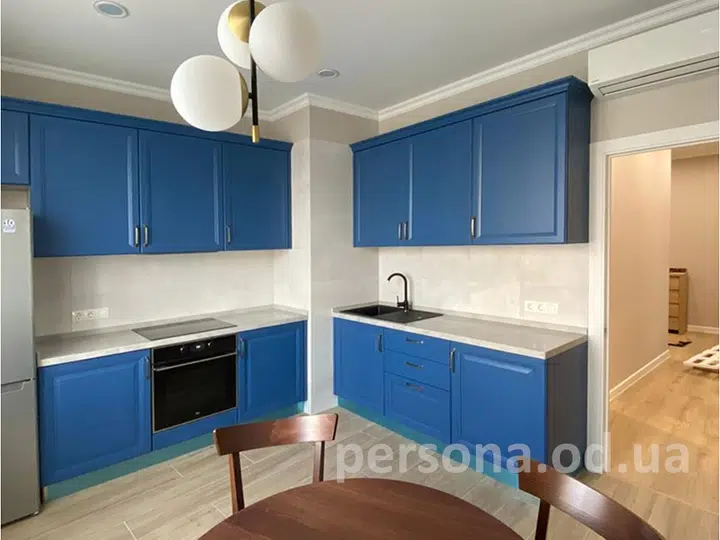 Blue Scandinavian-style kitchen