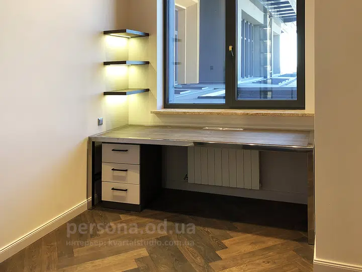 Home desk with shelves