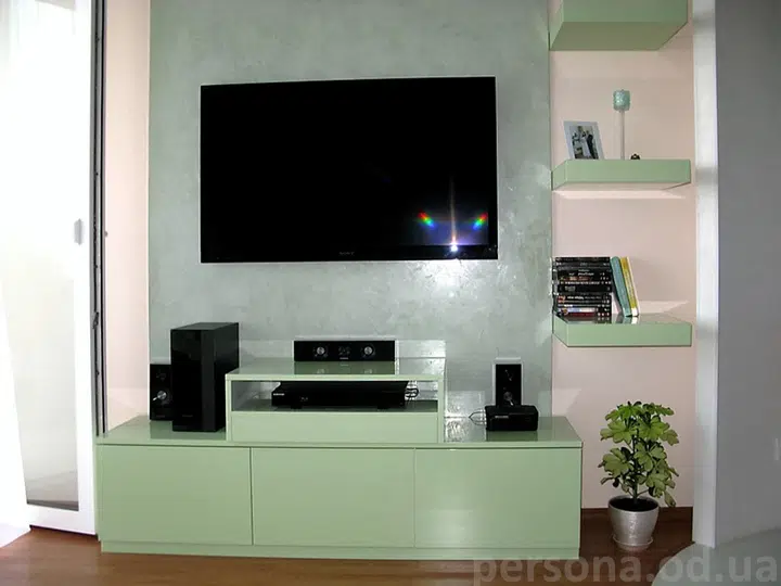 Pistachio-coloured living room
