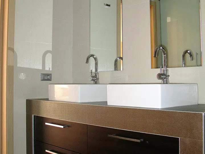 Bathroom vanity for two