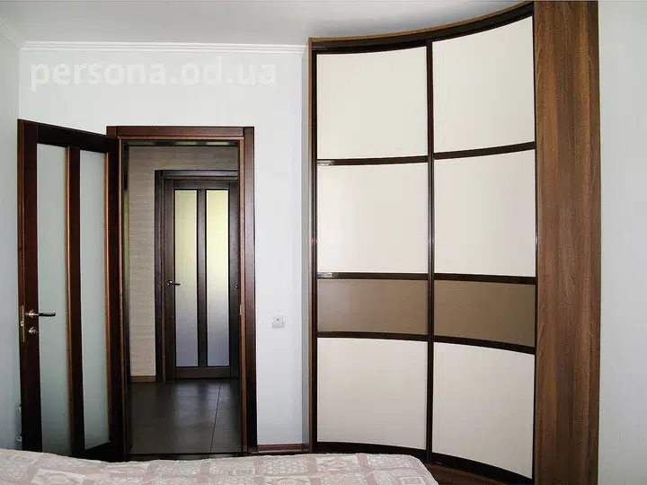 Bedroom without sharp corners