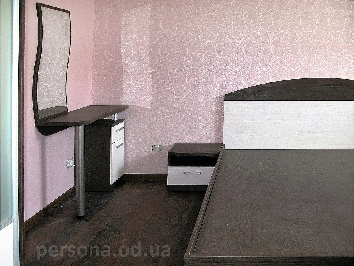Bedroom with rounded elements