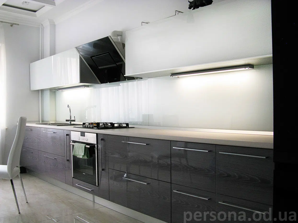 Kitchen with a glass work wall