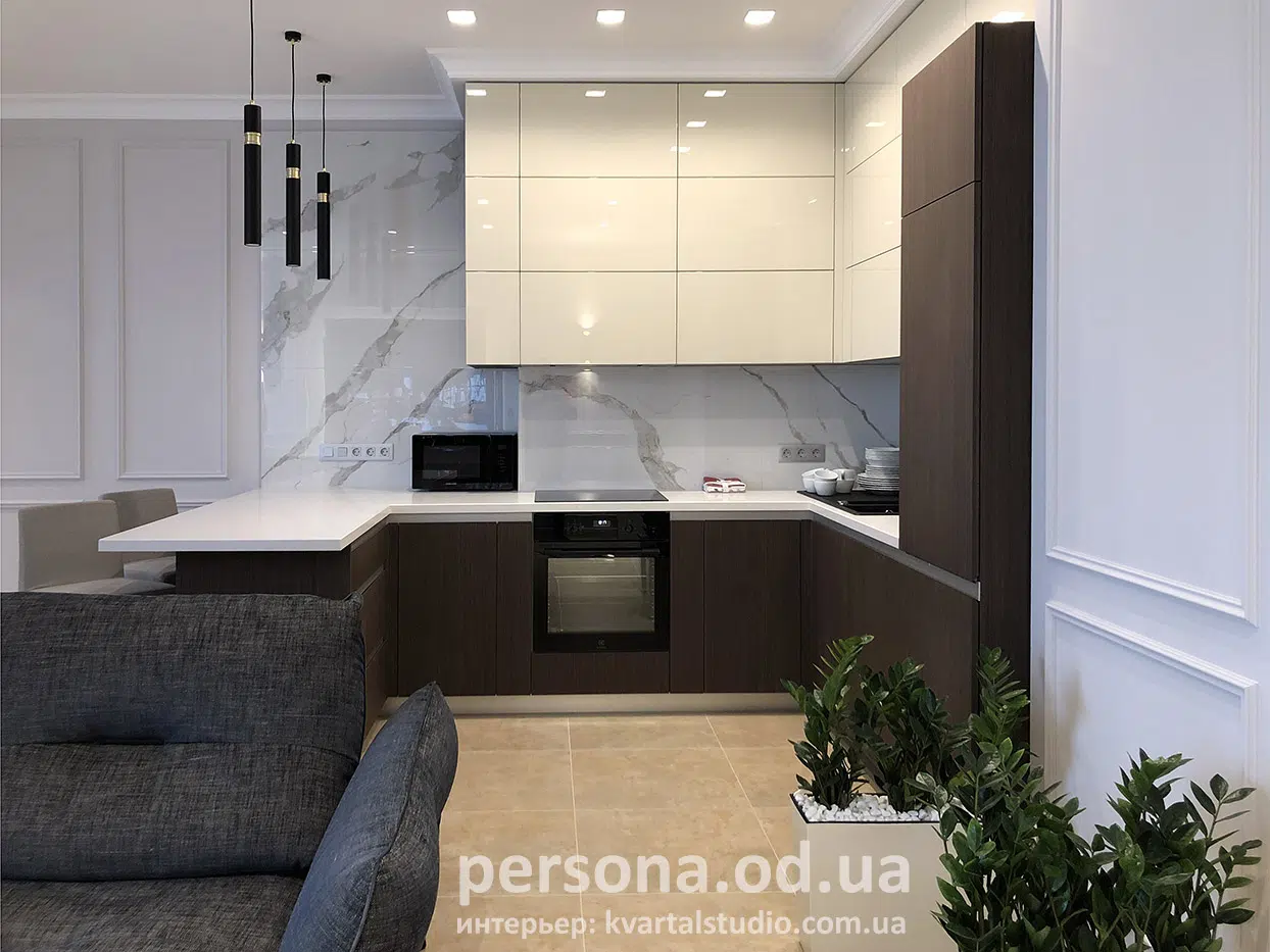 Floor-to-ceiling corner kitchen