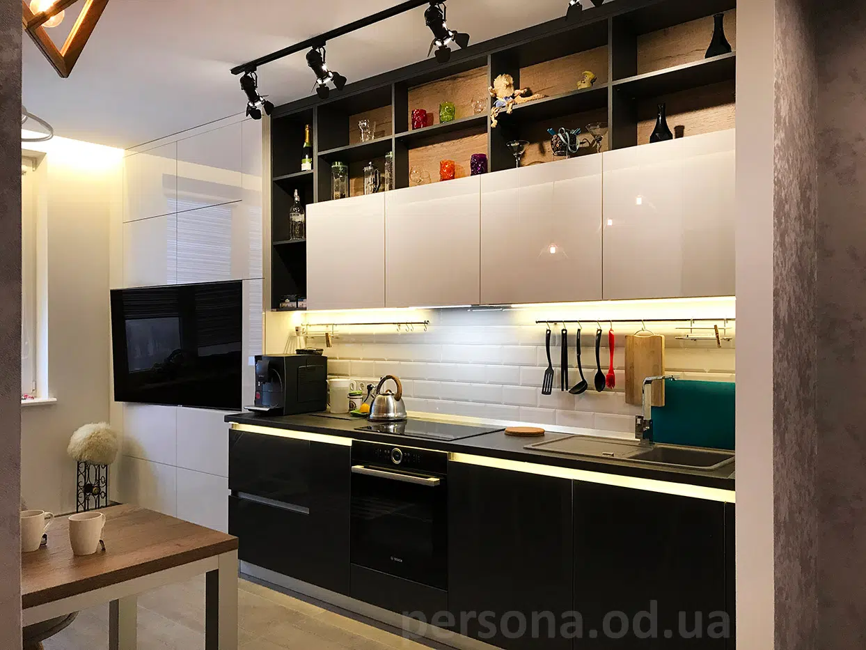 Loft kitchen up to the ceiling