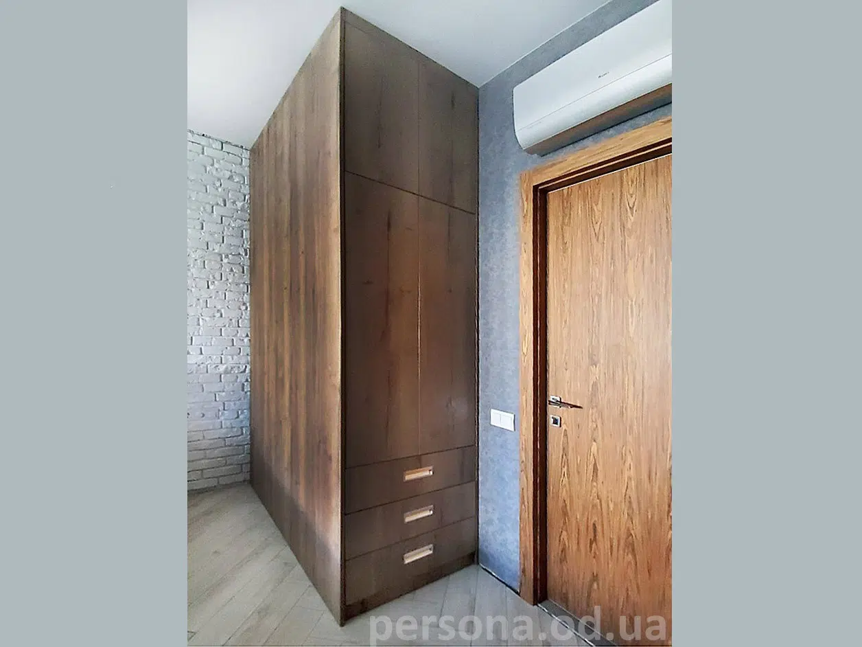 Deep double-sided bedroom wardrobe