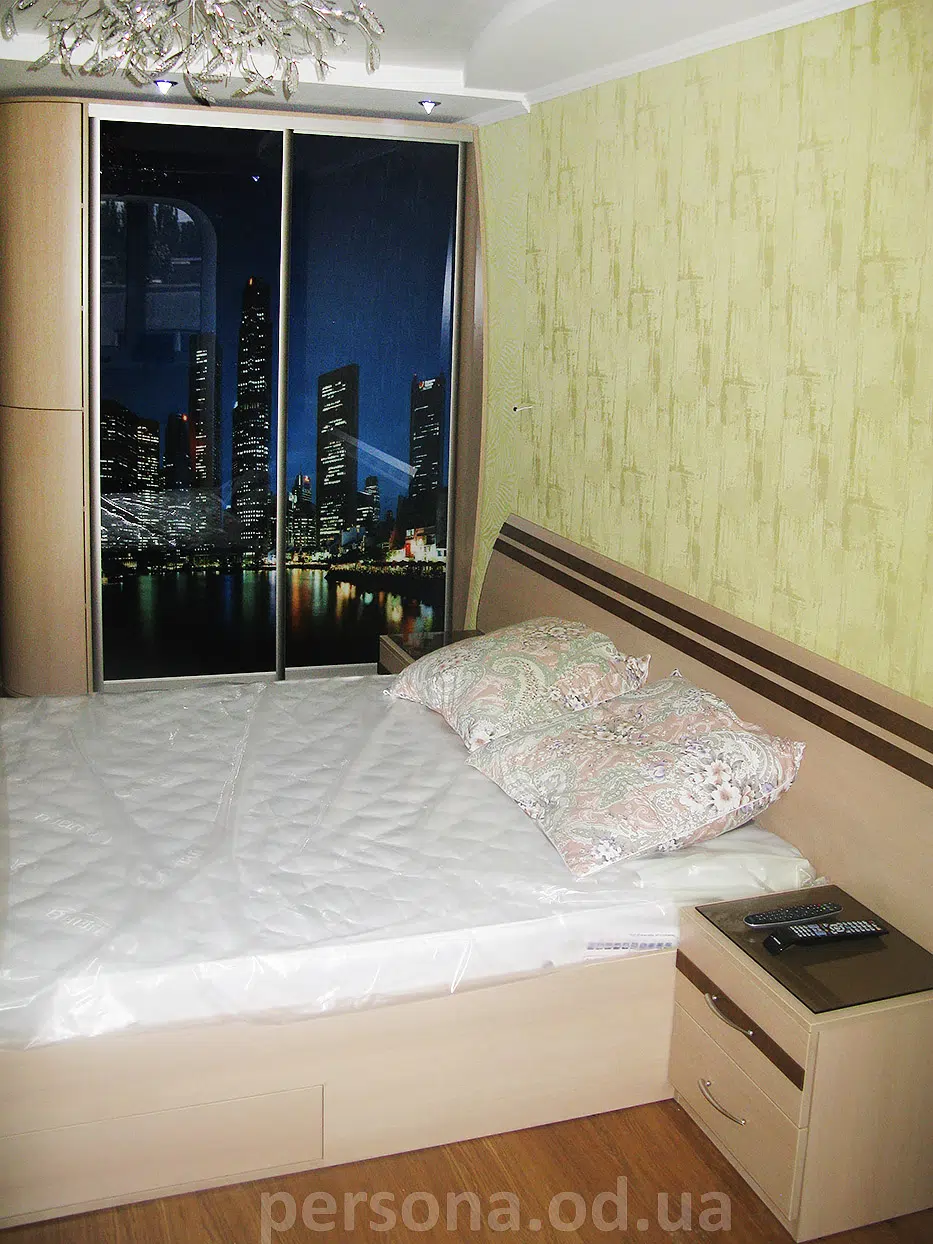 Bedroom with leather details