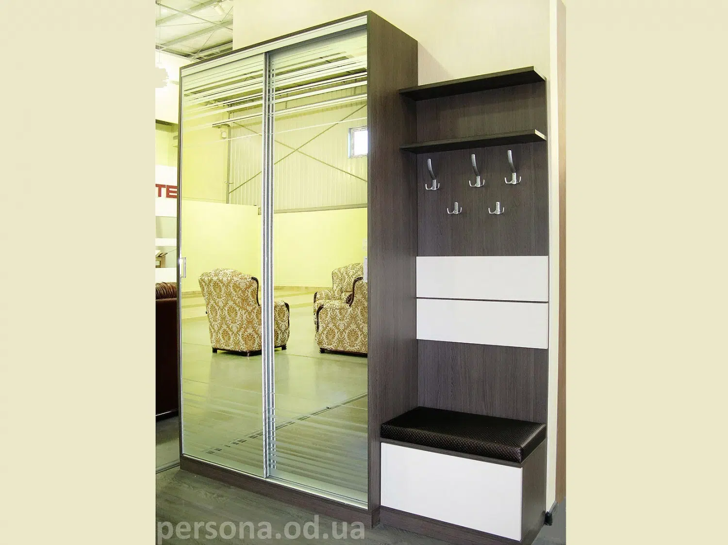 Wardrobe with a coat rack and upholstered seat