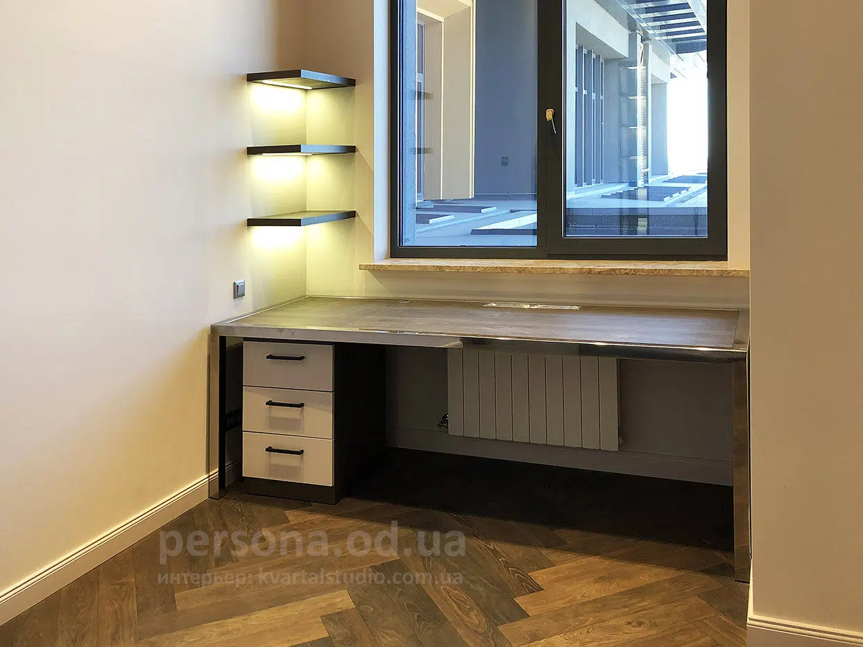Home desk with shelves