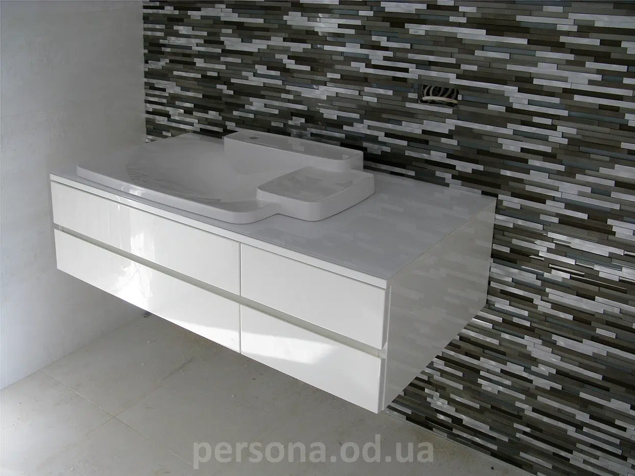 Handleless bathroom vanity