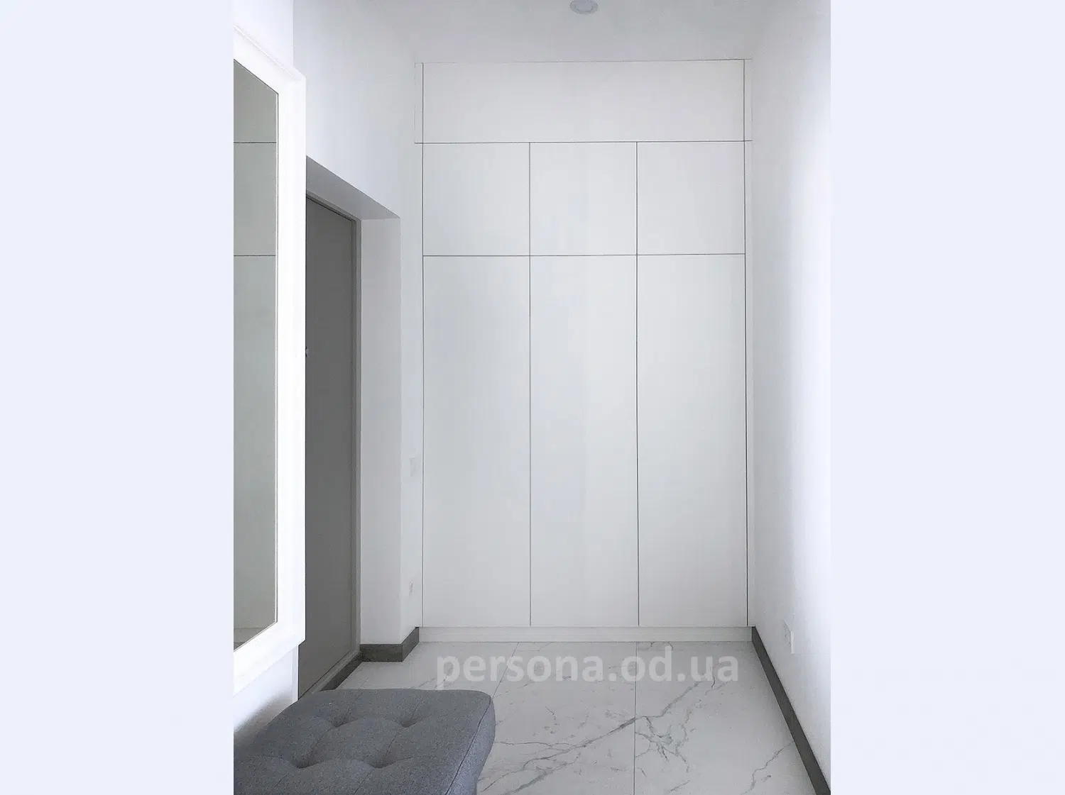 White built-in wardrobe