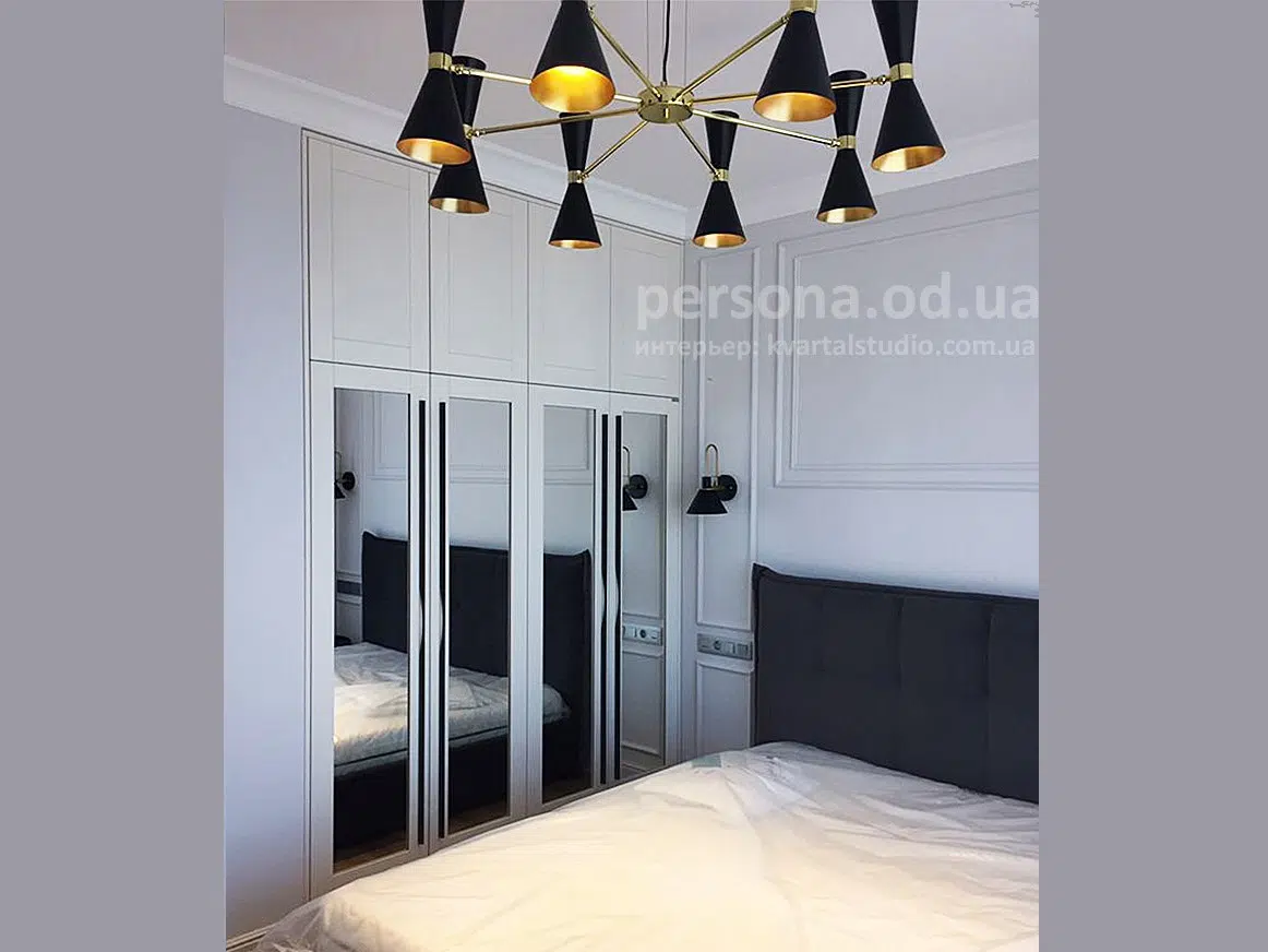 Bedroom wardrobe with hinged doors