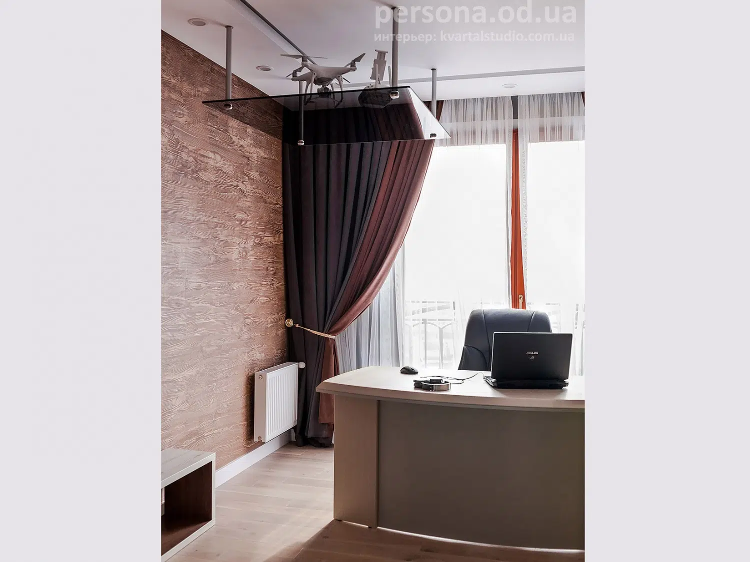 Home study with a display cabinet up to the ceiling