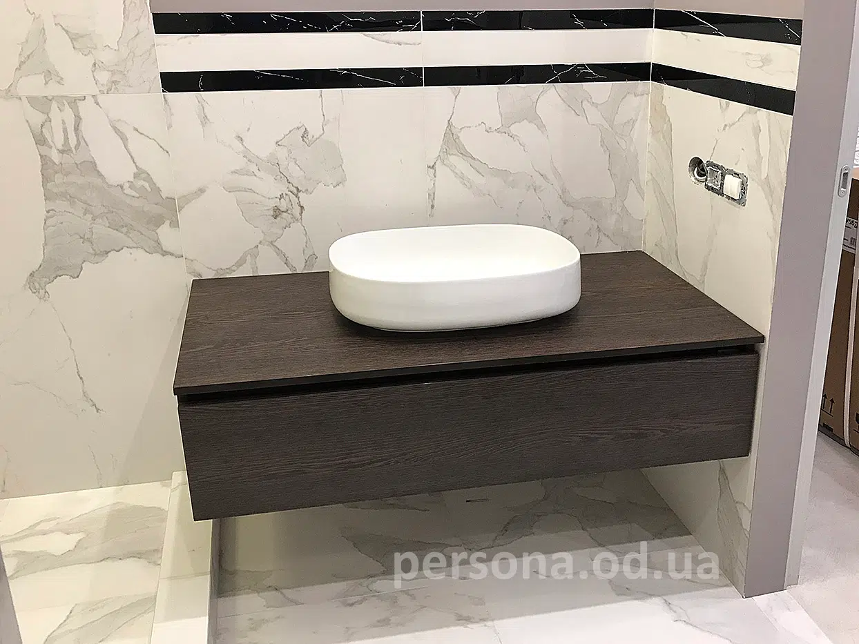 Vanity unit with a pull-out drawer