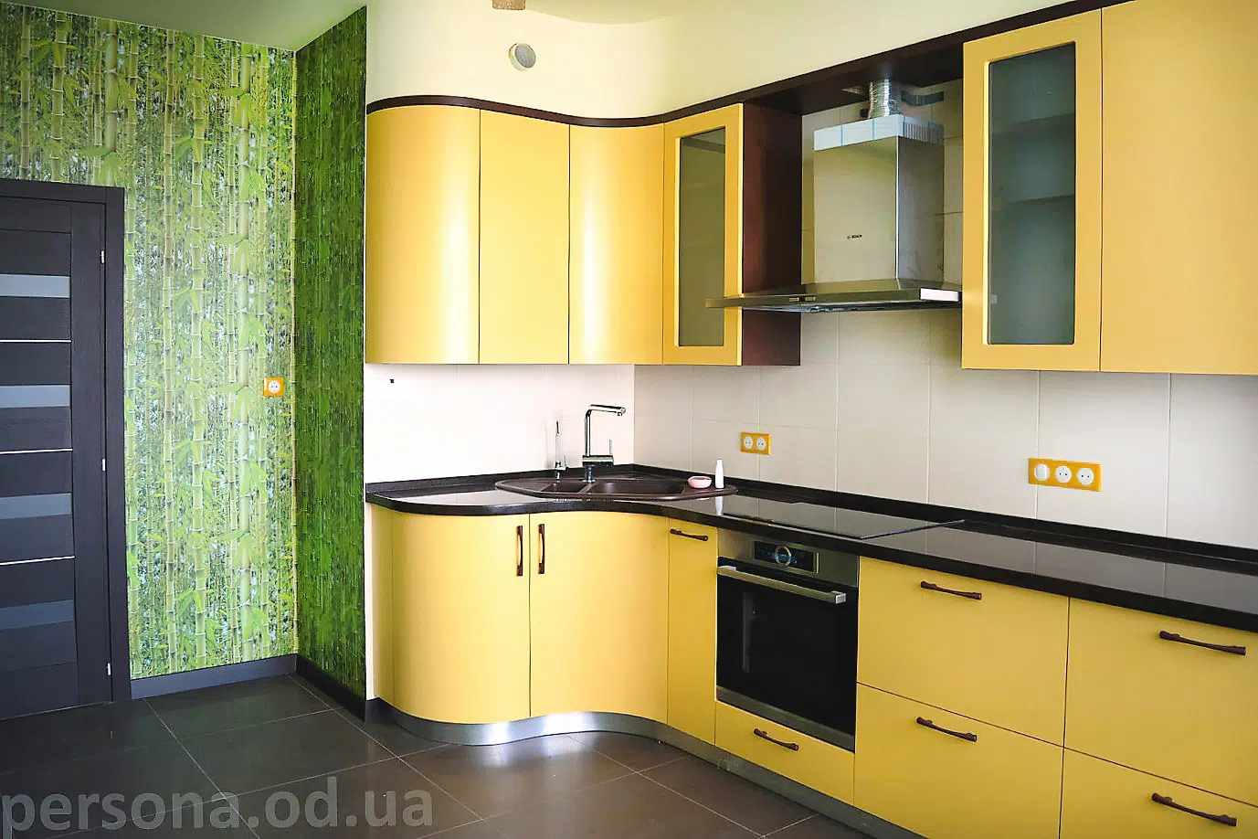 Kitchen in yellow