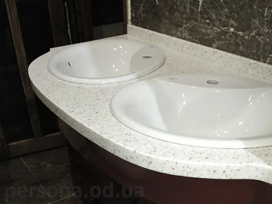 Worktop with two basins