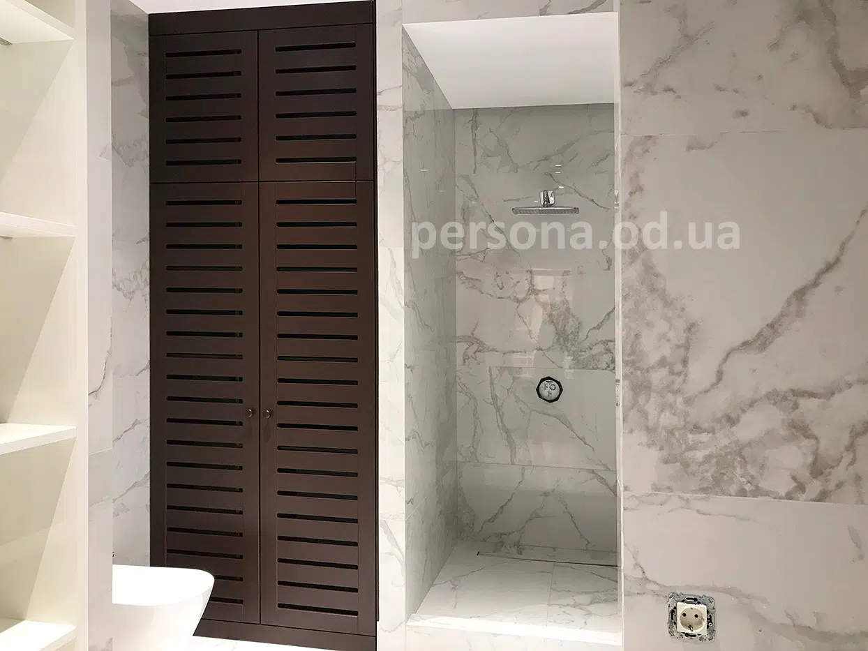 Utility storage cabinet